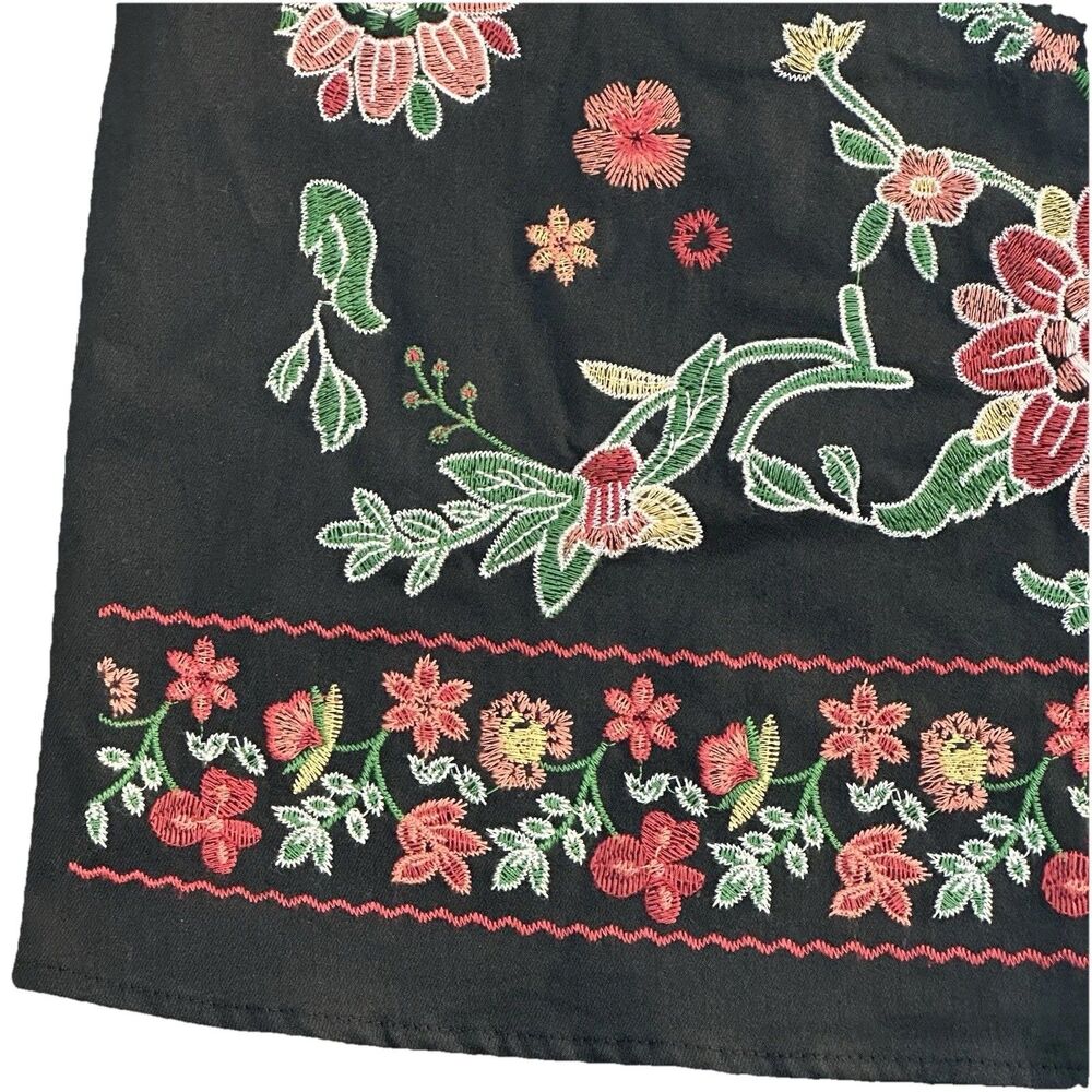 Francesca's Mi Ami Black Floral Mini Skirt Medium Embroidered Boho Folk 70s - Picture 2 of 9